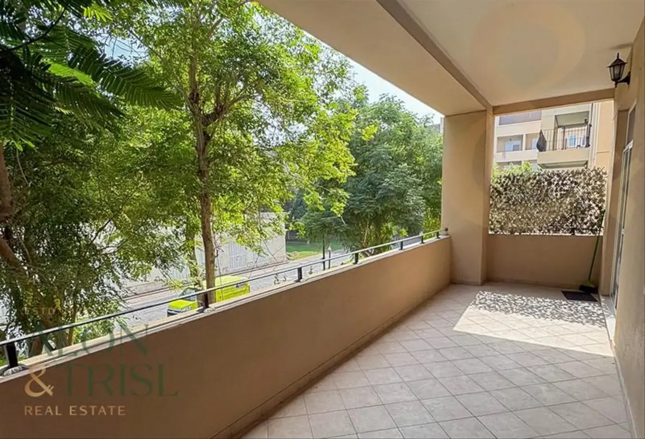 Cozy 2 bed with 2 parking in Barton House