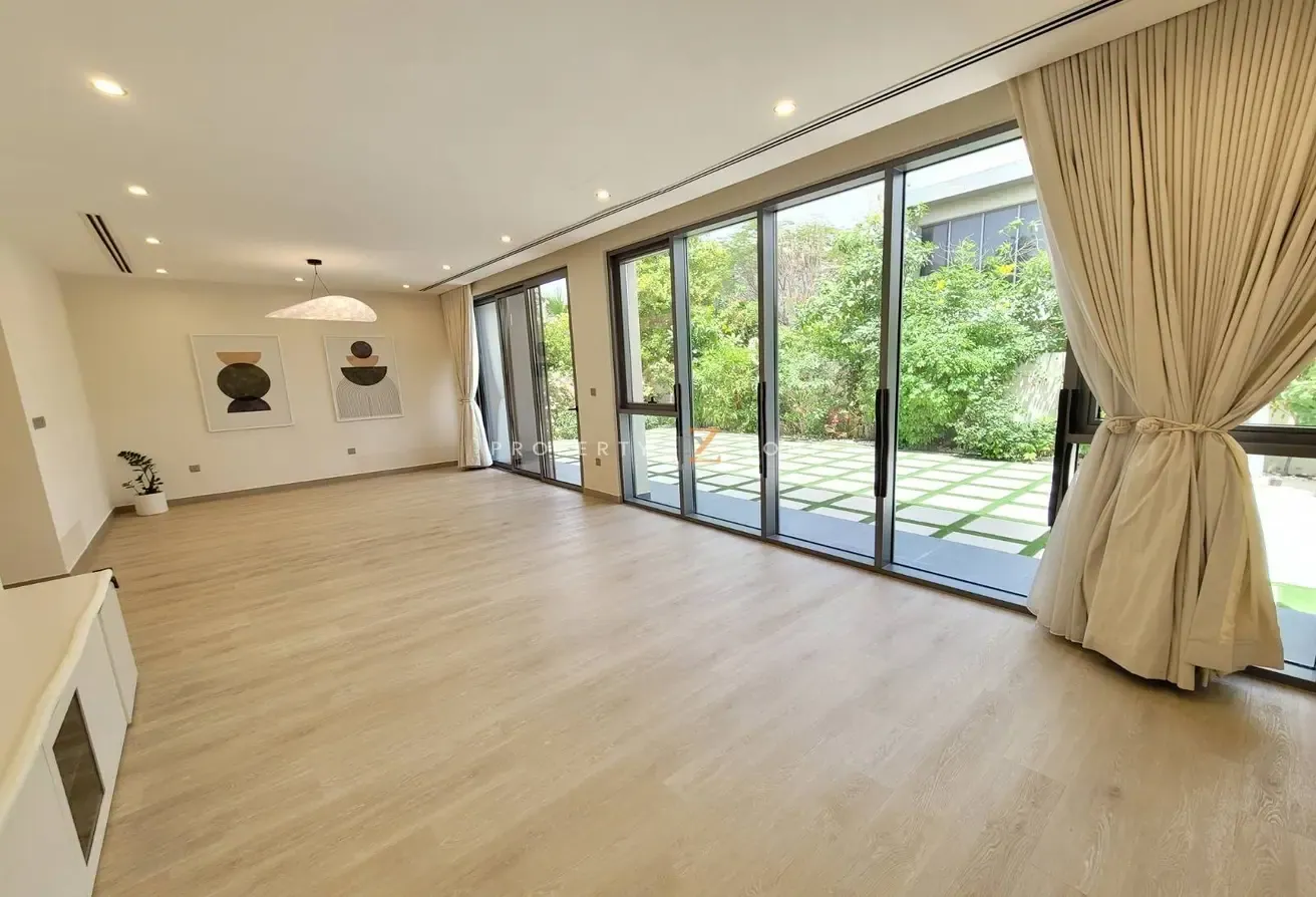 Fully Upgraded E3 | Well Maintained | Vacant