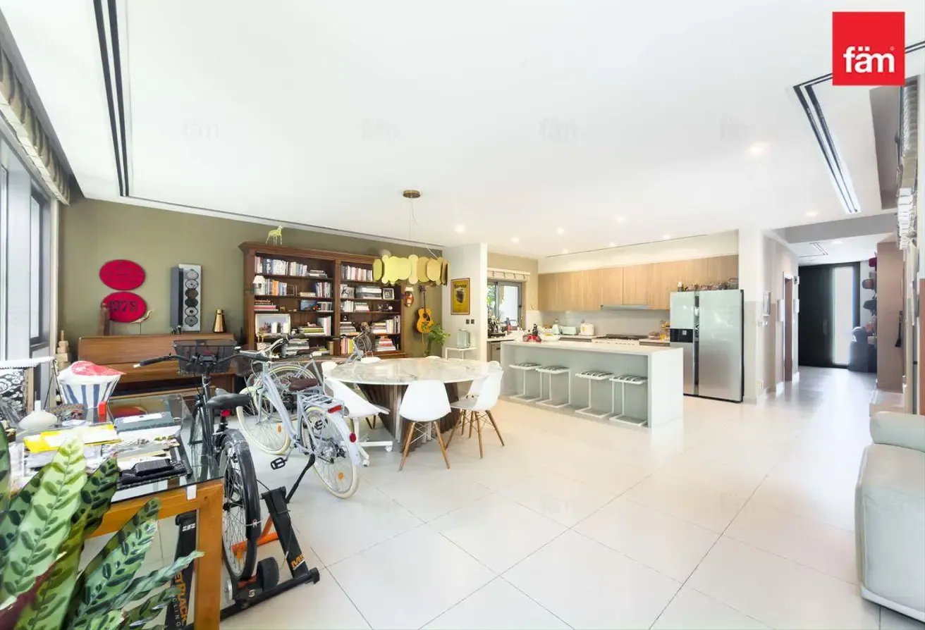 Corner Plot | Landscaped | Vacant