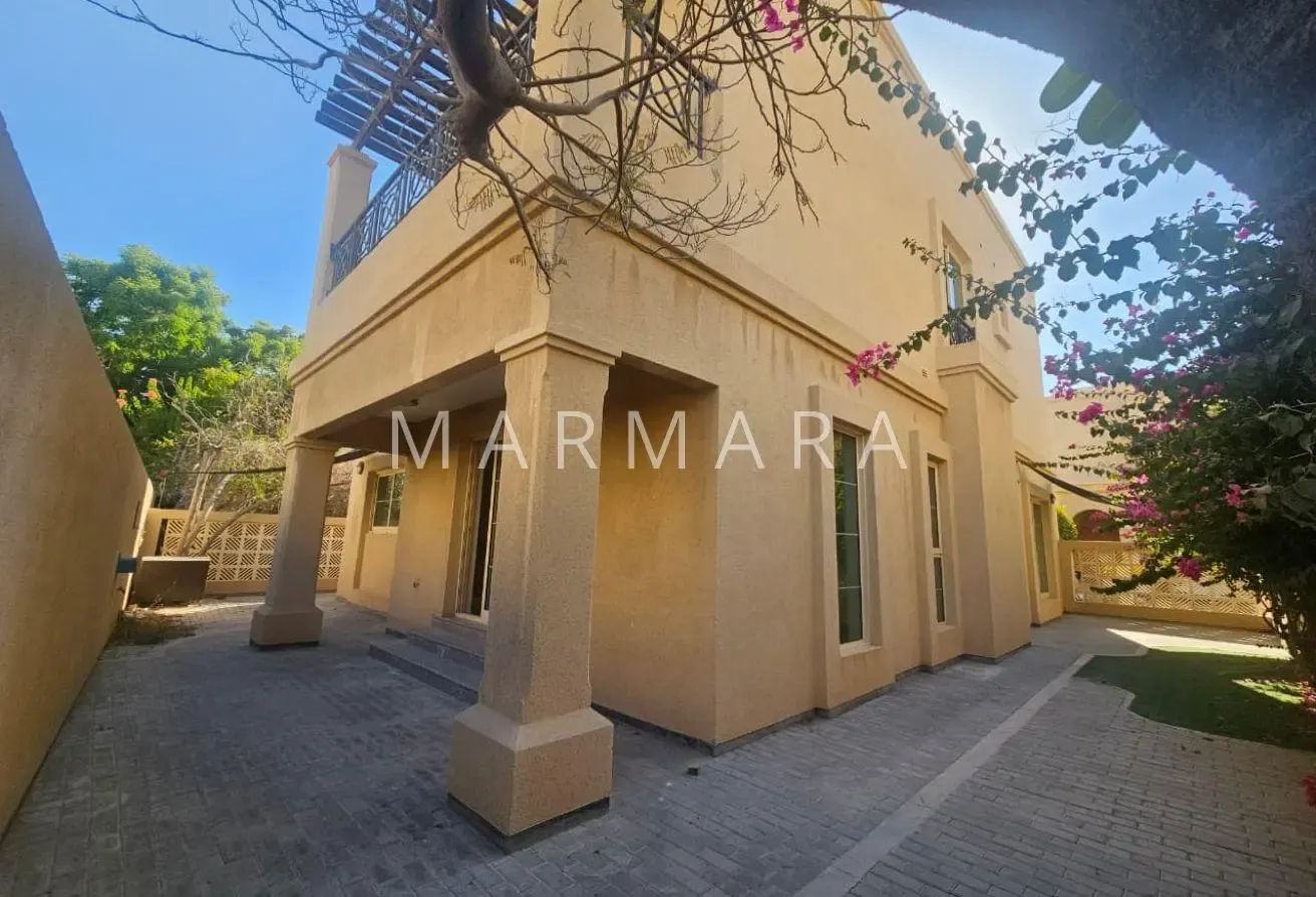 Amazing 4BR Gated Compound villa | Garden | Vacant