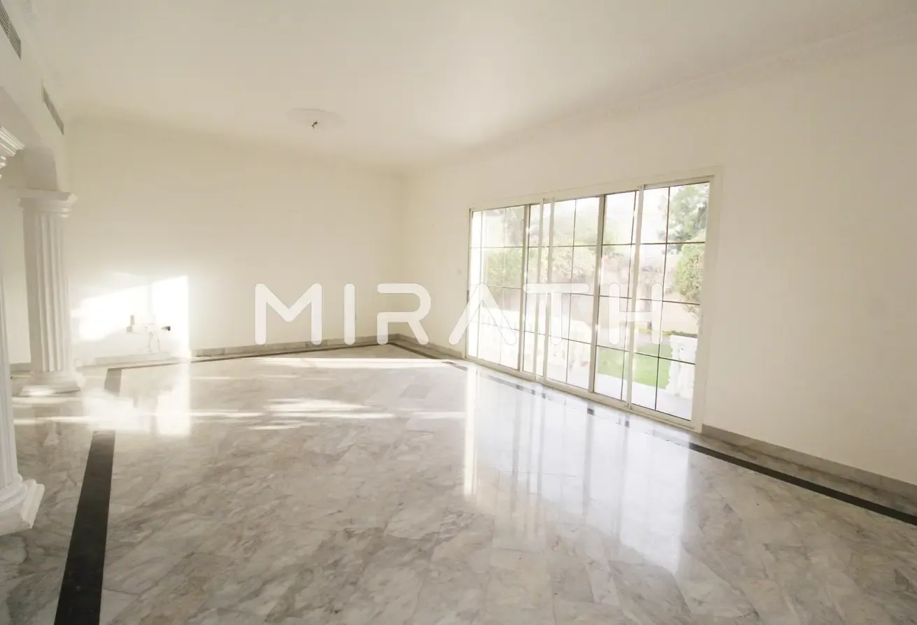 SPACIOUS 5BR INDEPENDENT VILLA | PRIVATE GARDEN