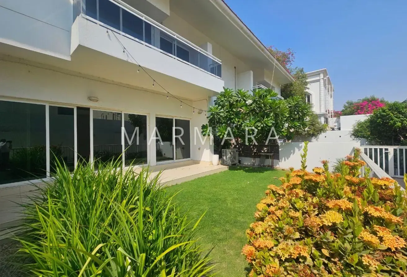 Amazing 4BR Villa | Garden | Shared Pool