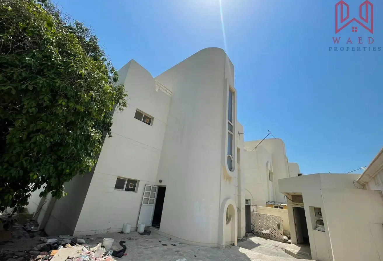 Modern Family Villa | Private Garden | Jumeirah 2|