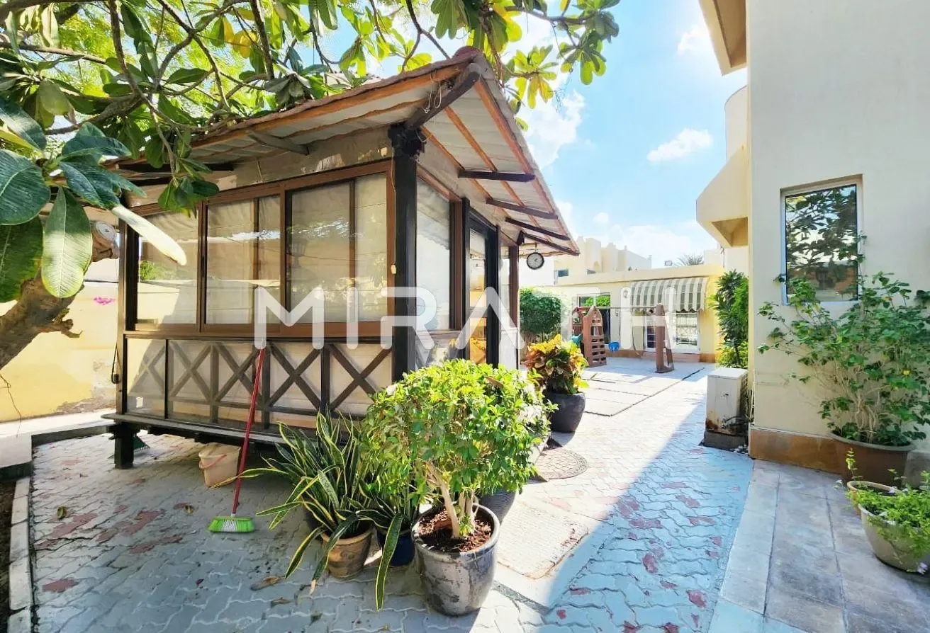 Good-looking | Private Garden | Servant Quarters