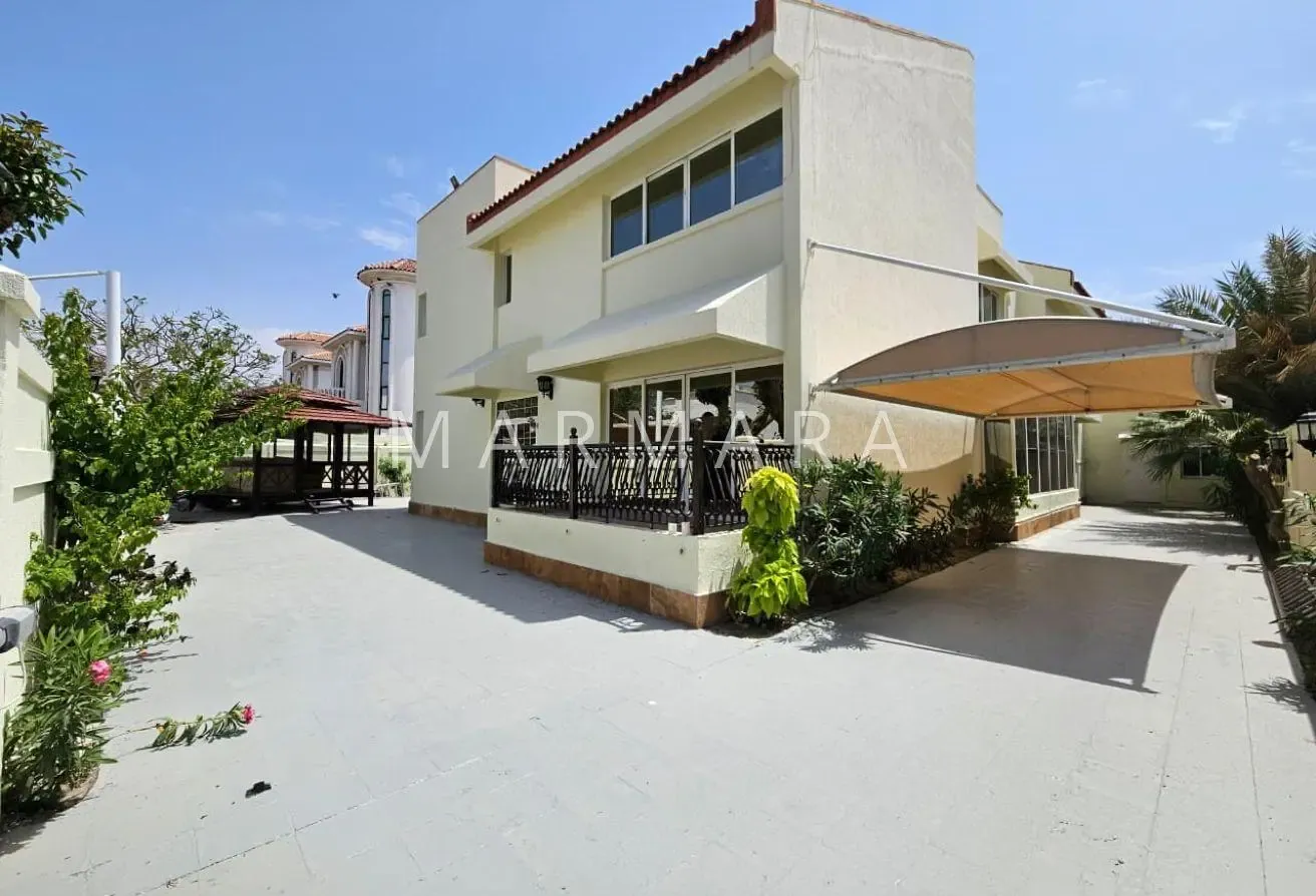 Lovely 4 BR Indendent Villa | Private Garden