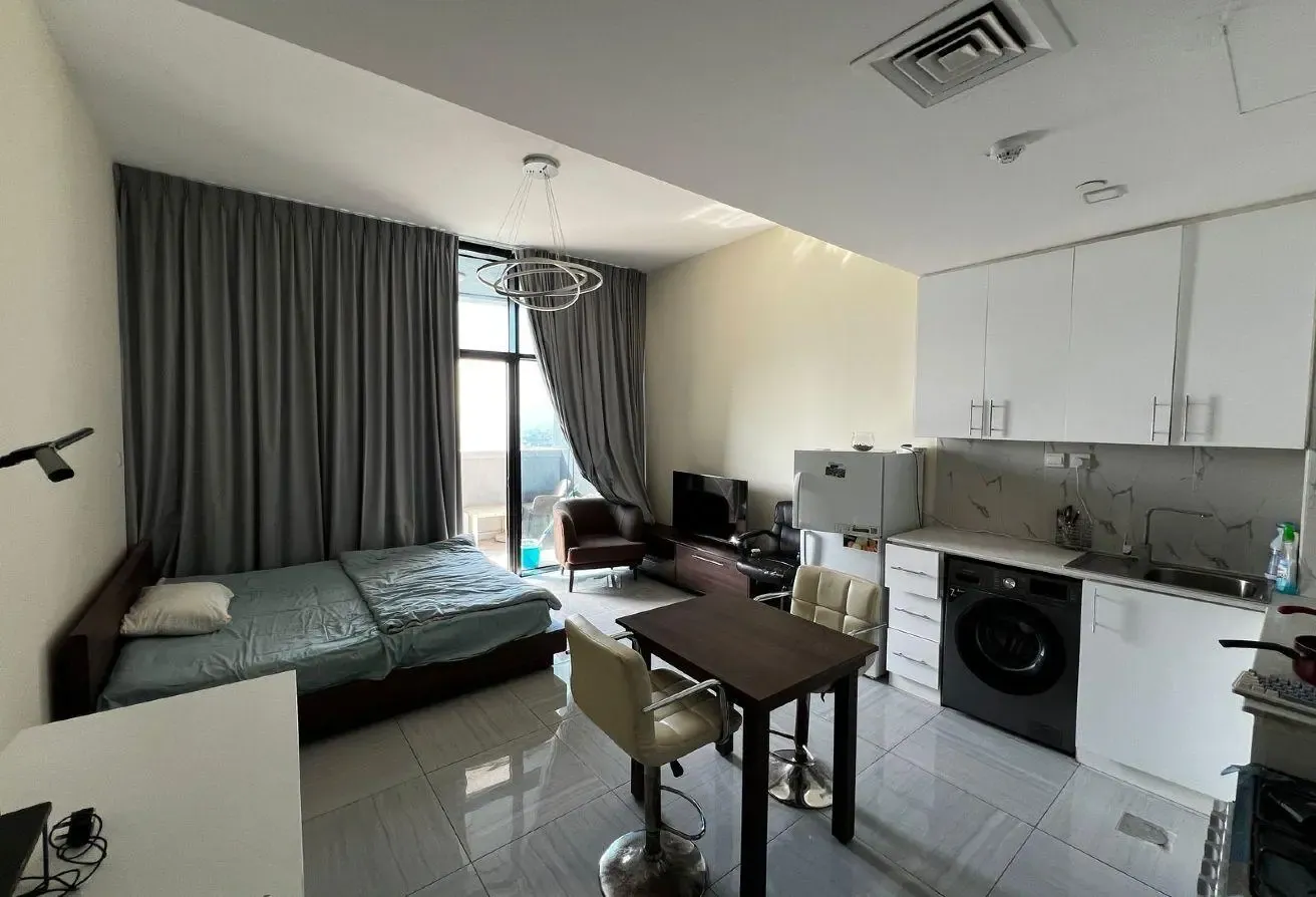SPACIOUS STUDIO | PRIME LOCATION | FURNISHED