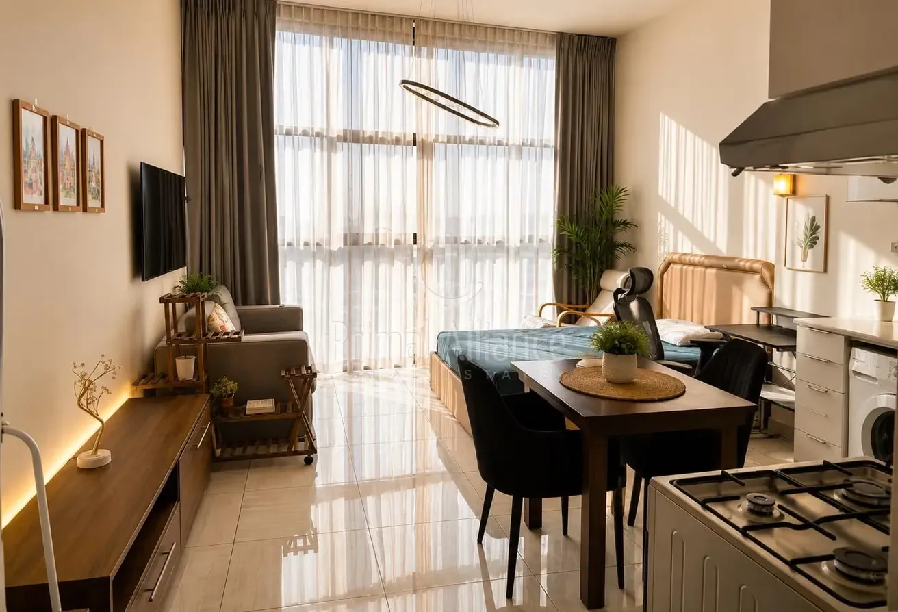 12 Cheques | Vacant | Clean and Well Maintained