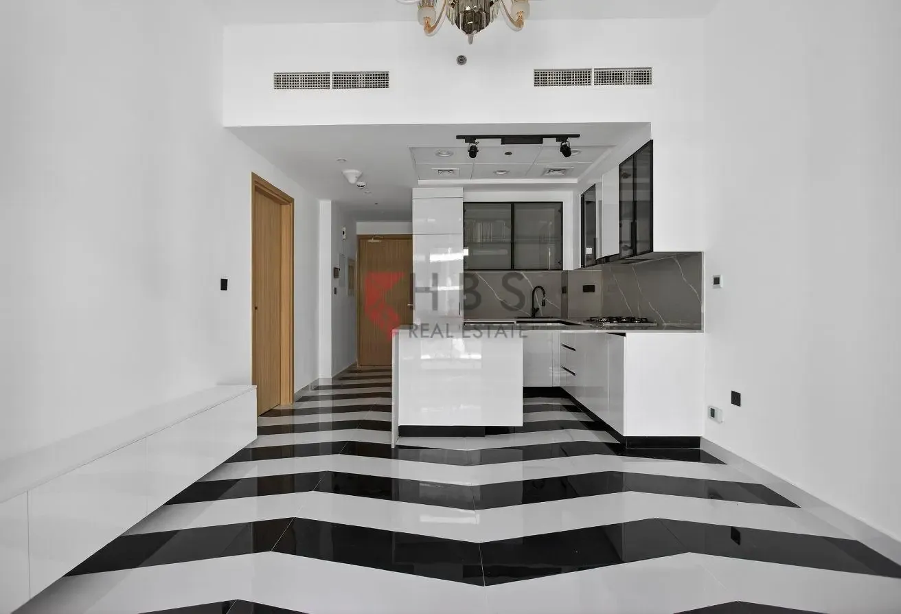 FULLY UPGRADED | LUXURY 1BR | POOL VIEW