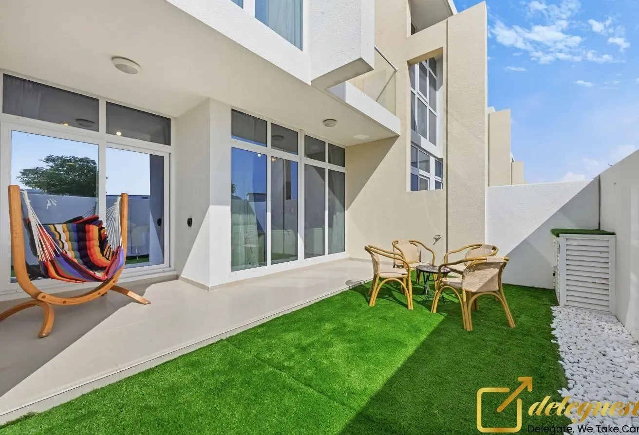 Contemporary 3BR Villa in DAMAC Hills 2