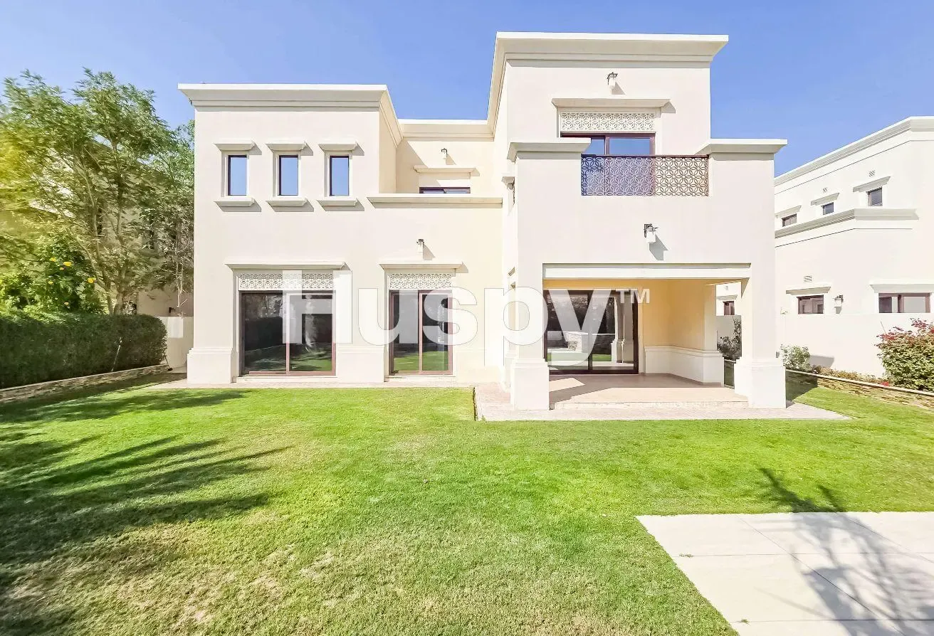Vacant | Private Garden | Close to Pool