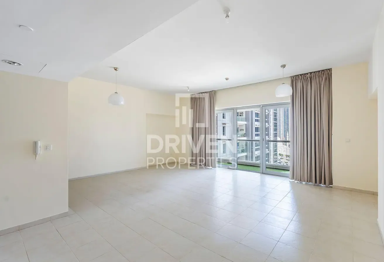 Exclusive Unit | Near Metro | Prime Location