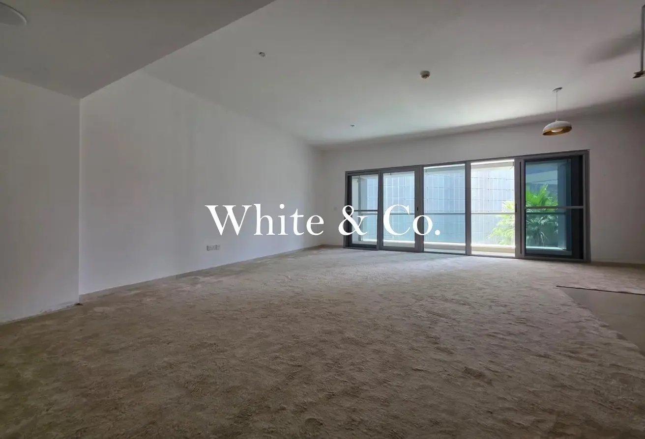 Vacant Unit | 808 sqft Layout | Negotiable
