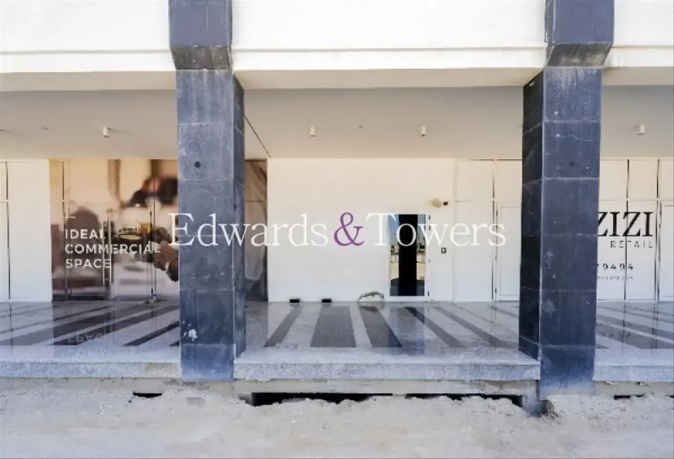 Spacious Retail | Lagoon View | Vacant