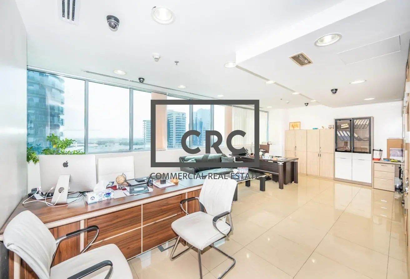 Vacant | Furnished Open Space | 4 Parkings