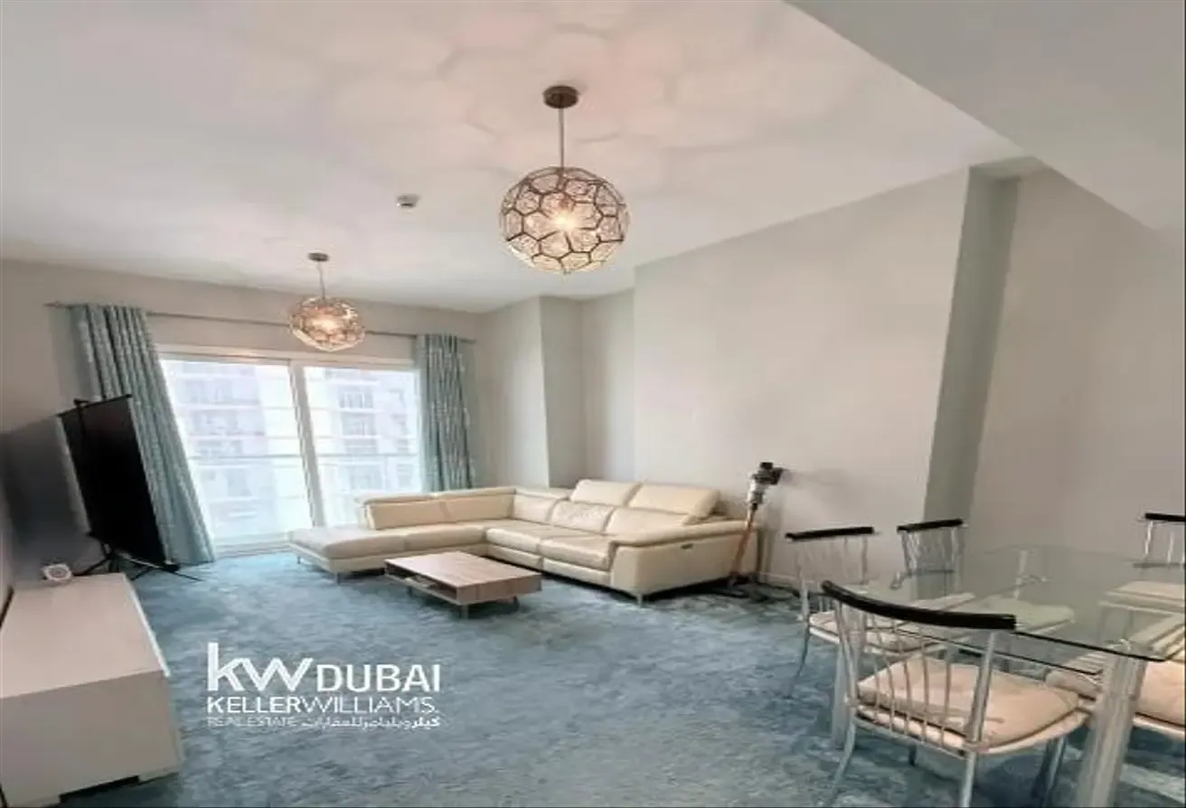 FULLY FURNISHED I BRIGHT LAYOUT I MID FLOOR