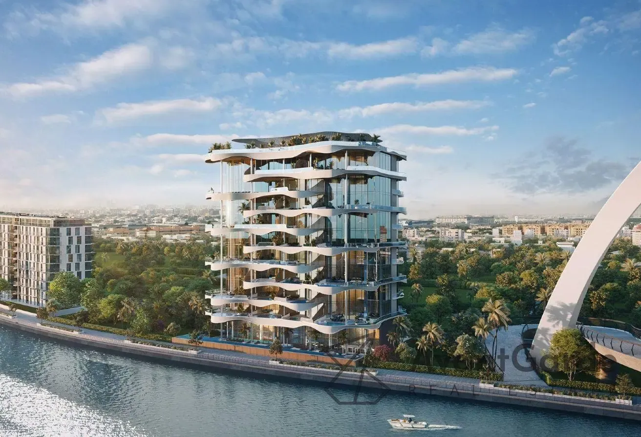 Luxury 5BR Skyvilla| Pool| Double Height Ceilings