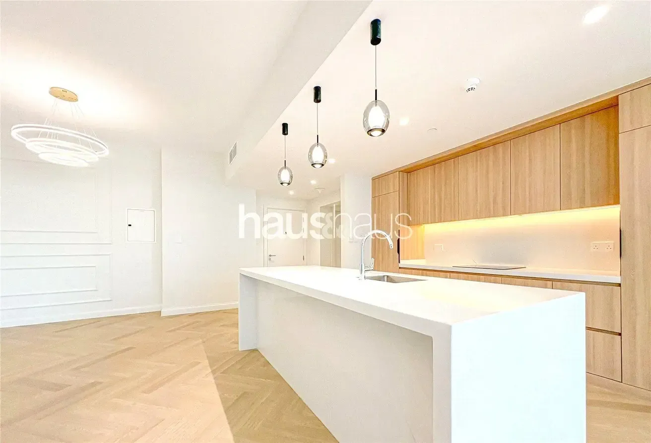 Fully Upgraded | Vacant on Transfer | Golf Views
