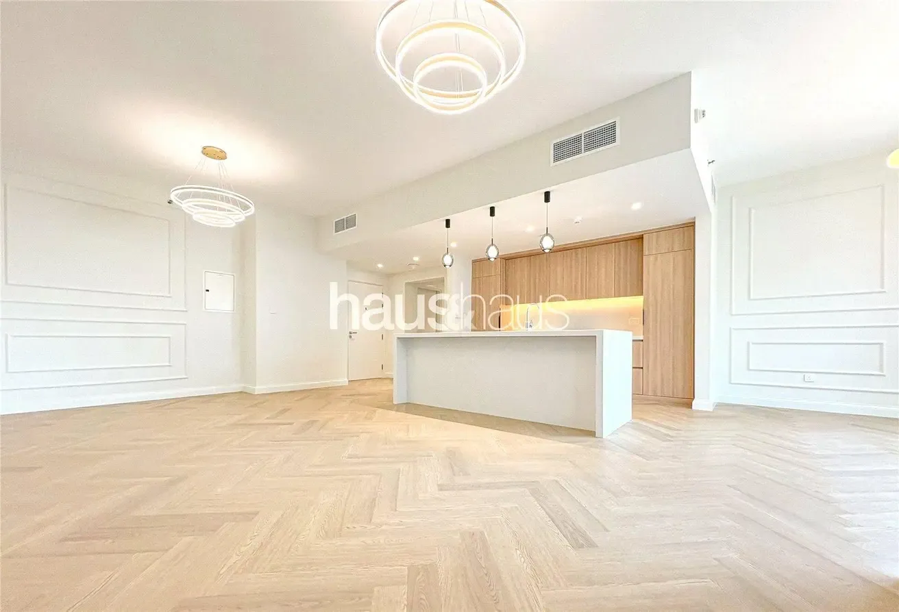 Fully Upgraded | Vacant on Transfer | Golf Views