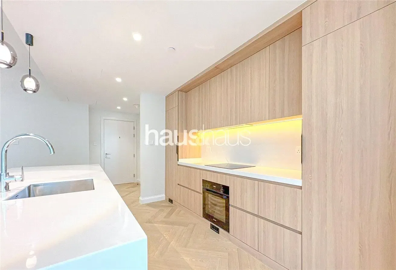 Fully Upgraded | Vacant on Transfer | Golf Views
