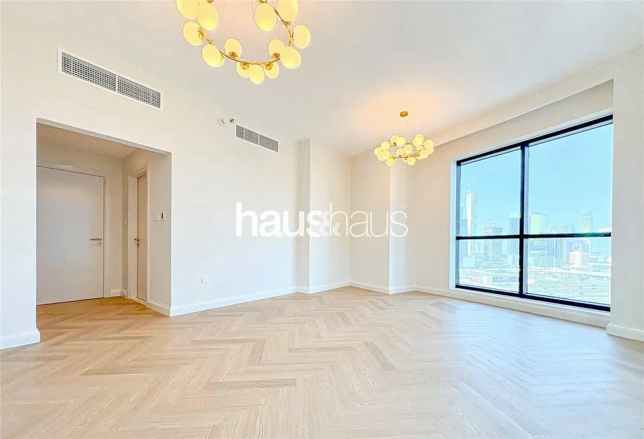 Fully Upgraded | Vacant on Transfer | Golf Views