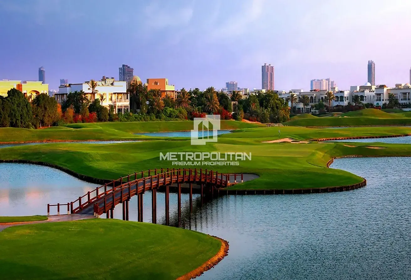 1 BR Sky Collection | Corner Unit |Racecourse View