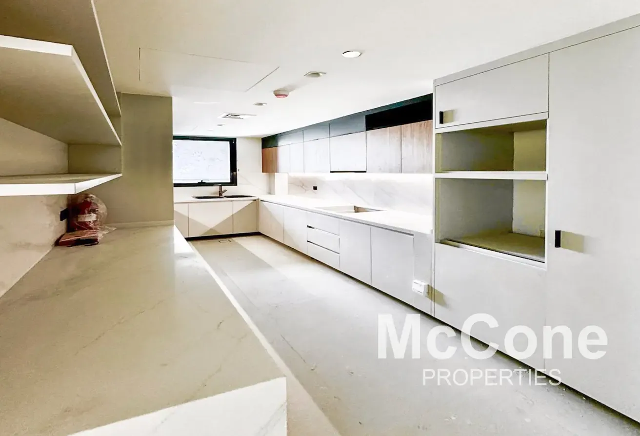 High Floor | Motivated Seller | Brand New