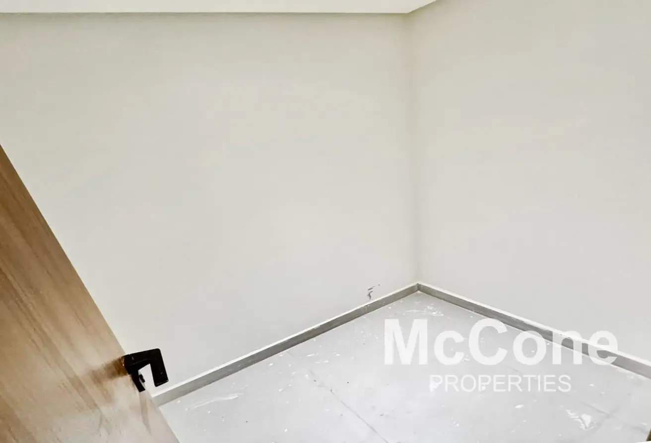 High Floor | Motivated Seller | Brand New