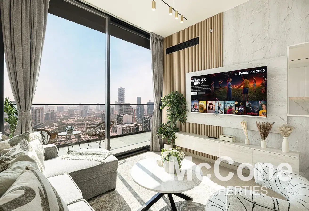 Vacant | 2 Parkings | Furnished | Heated Pool