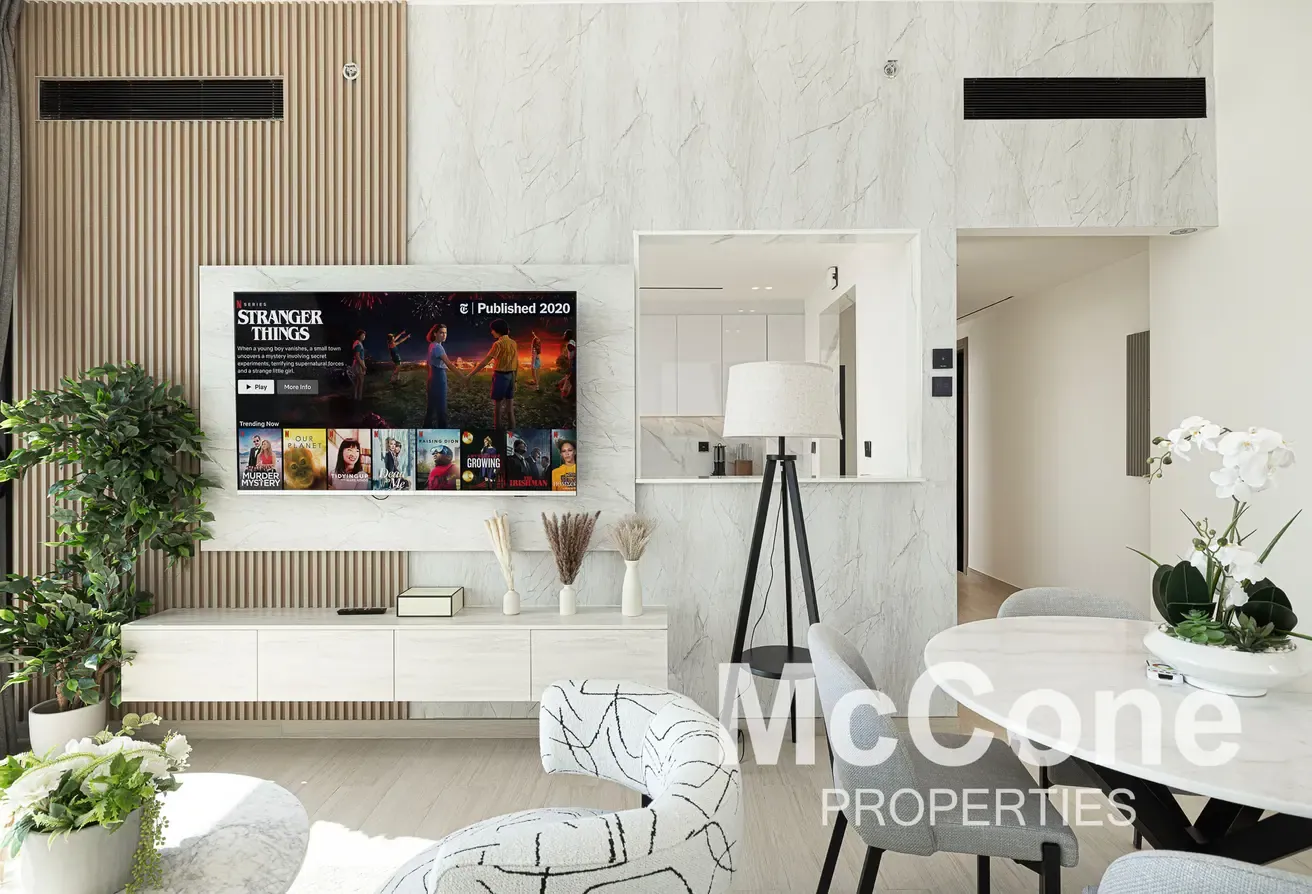Vacant | 2 Parkings | Furnished | Heated Pool