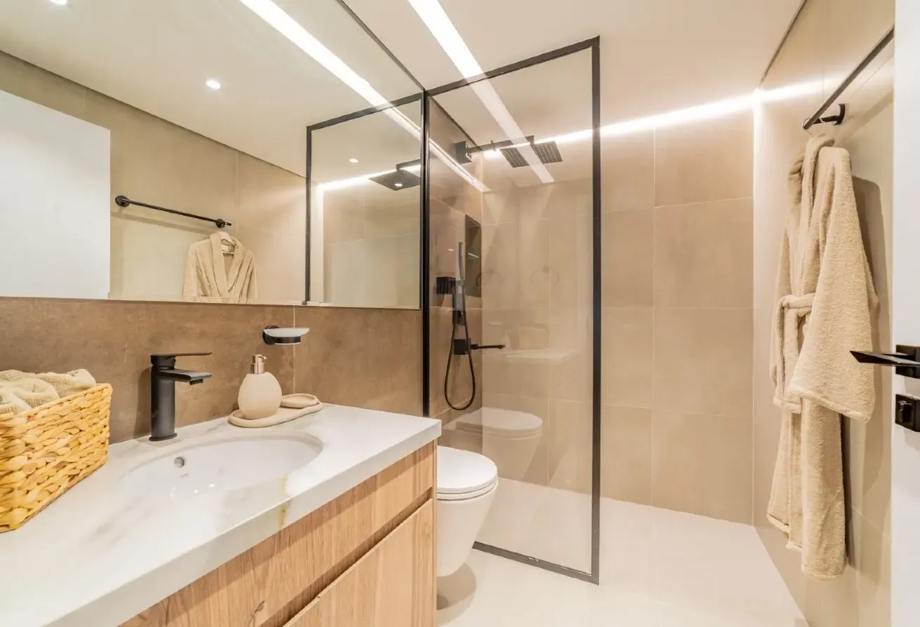 1BEDROOM PLUS STUDY | PRIVAYE POOL - BRAND NEW