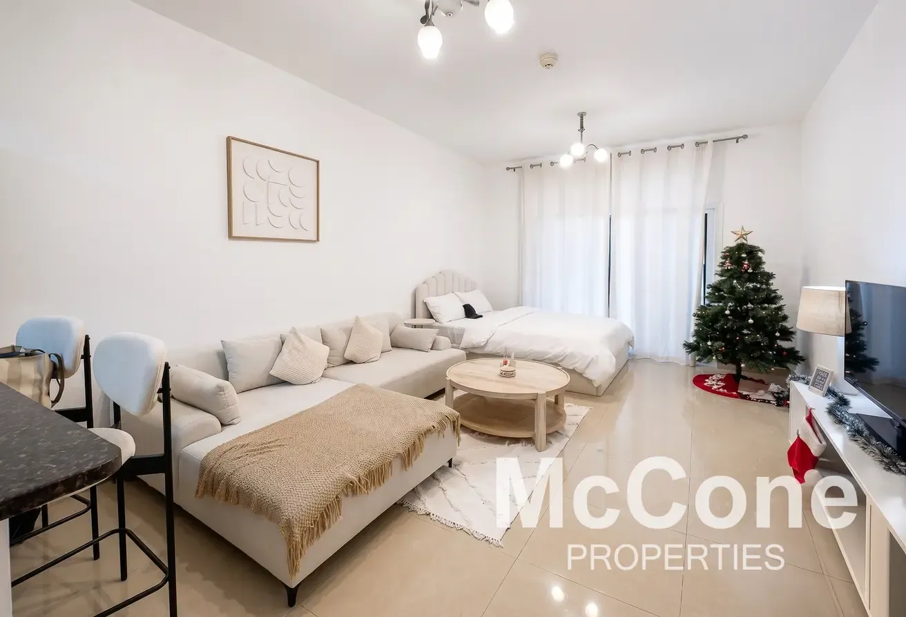 Furnished | Vacant | Elegant Unit