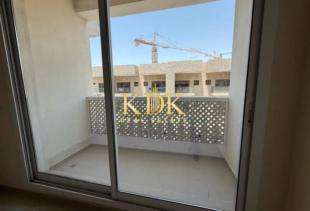 Vacant 2BR | Ideal for End user | Modern Layout