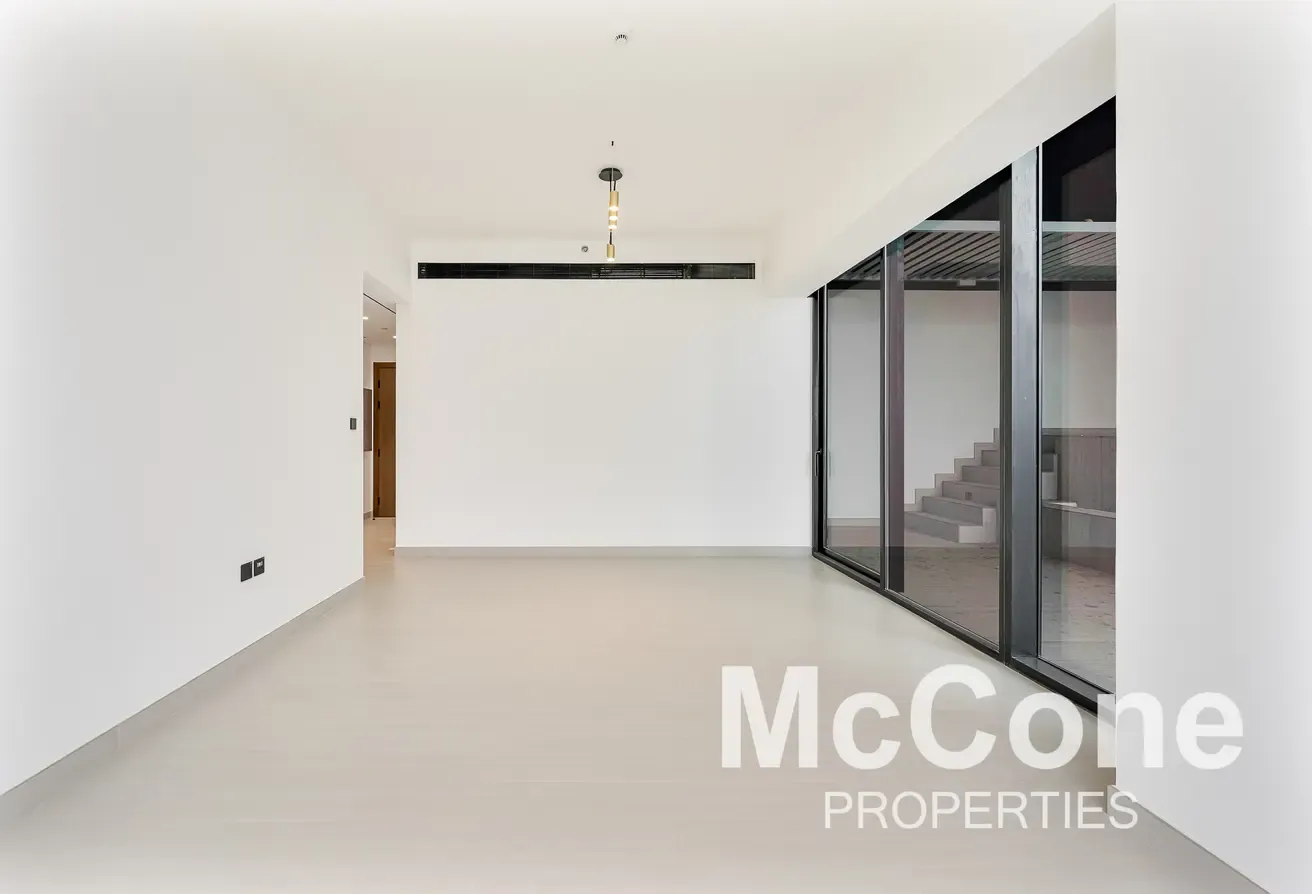 Big Terrace +Pool | Closed Kitchen | Close to Exit