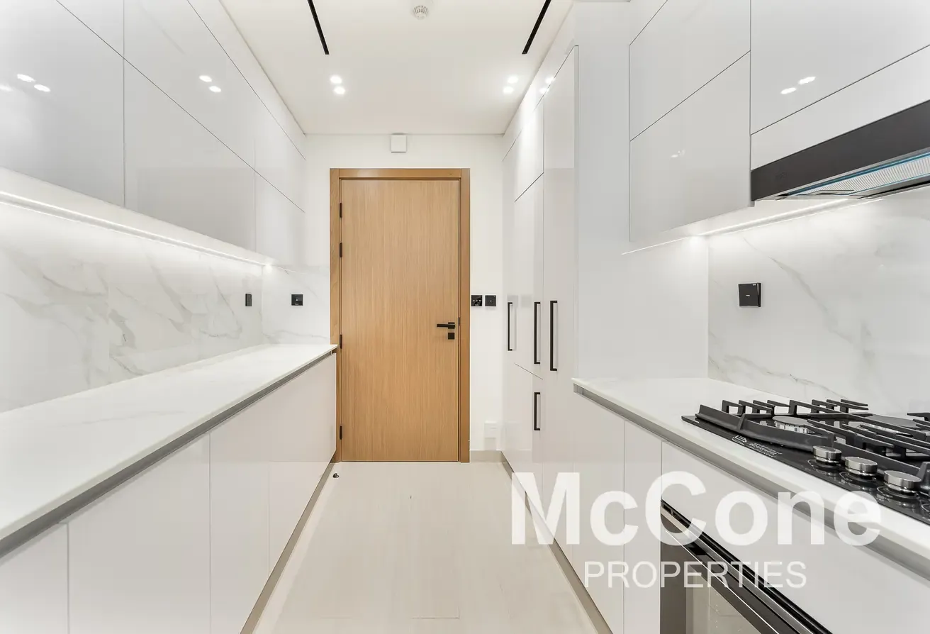 Big Terrace +Pool | Closed Kitchen | Close to Exit