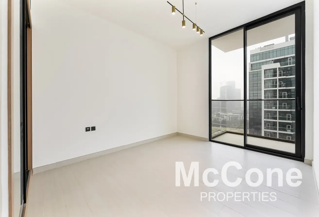Big Terrace +Pool | Closed Kitchen | Close to Exit