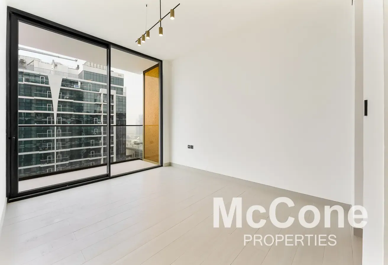 Big Terrace +Pool | Closed Kitchen | Close to Exit