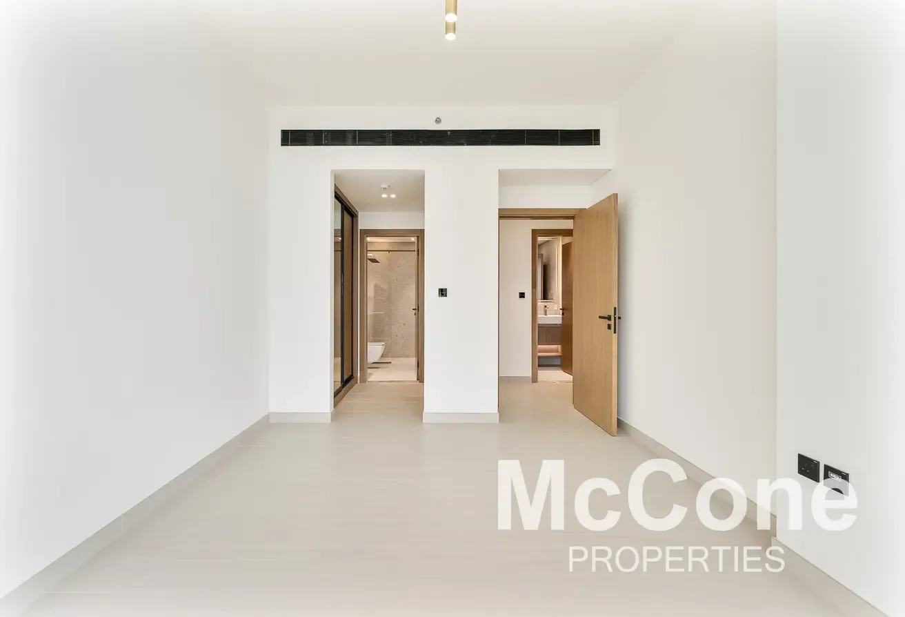 Big Terrace +Pool | Closed Kitchen | Close to Exit