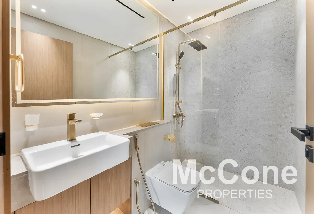 Big Terrace +Pool | Closed Kitchen | Close to Exit