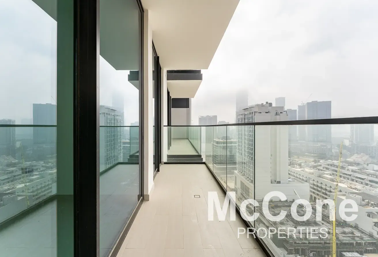 Big Terrace +Pool | Closed Kitchen | Close to Exit