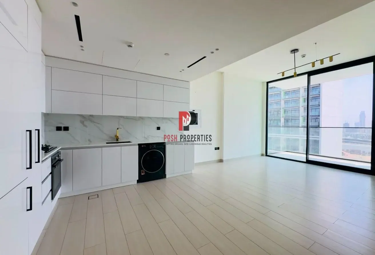 Spacious Unit l Prime location l Hot property