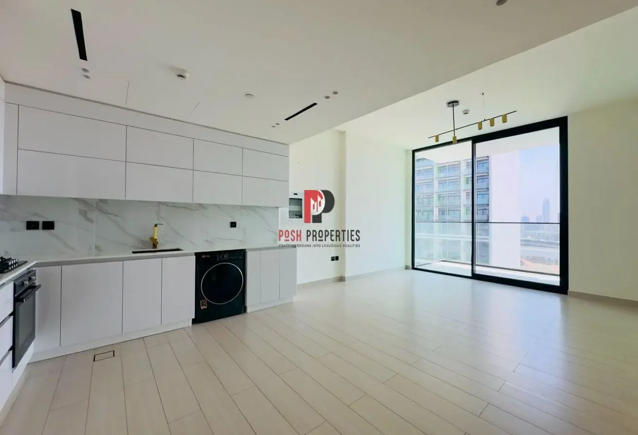 Spacious Unit l Prime location l Hot property