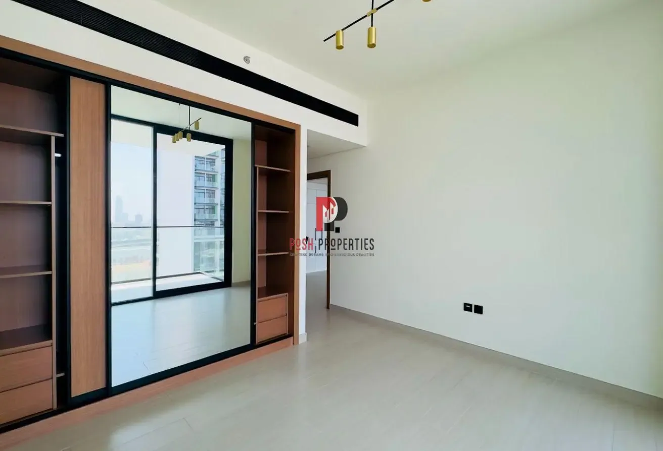 Spacious Unit l Prime location l Hot property