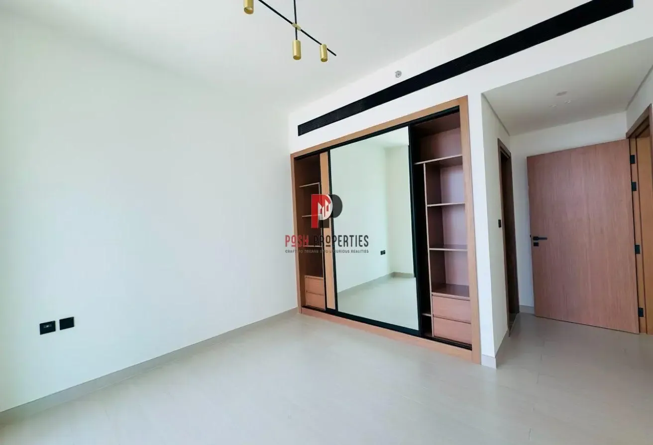 Spacious Unit l Prime location l Hot property