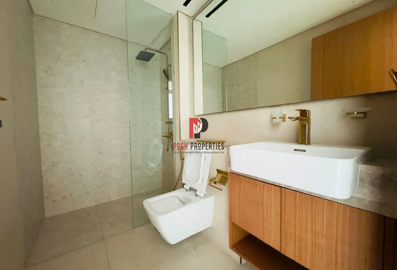 Spacious Unit l Prime location l Hot property