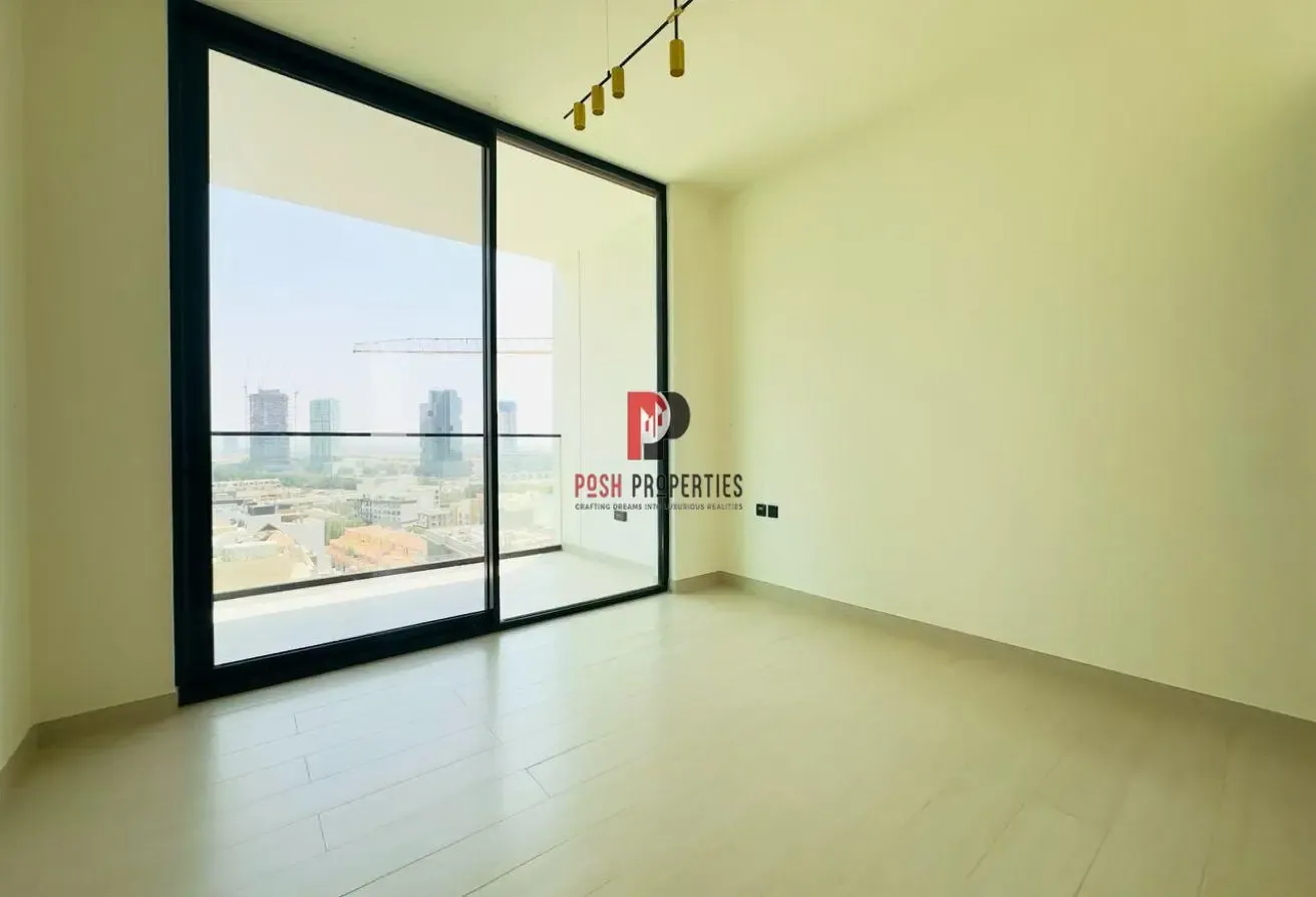 Spacious Unit l Prime location l Hot property
