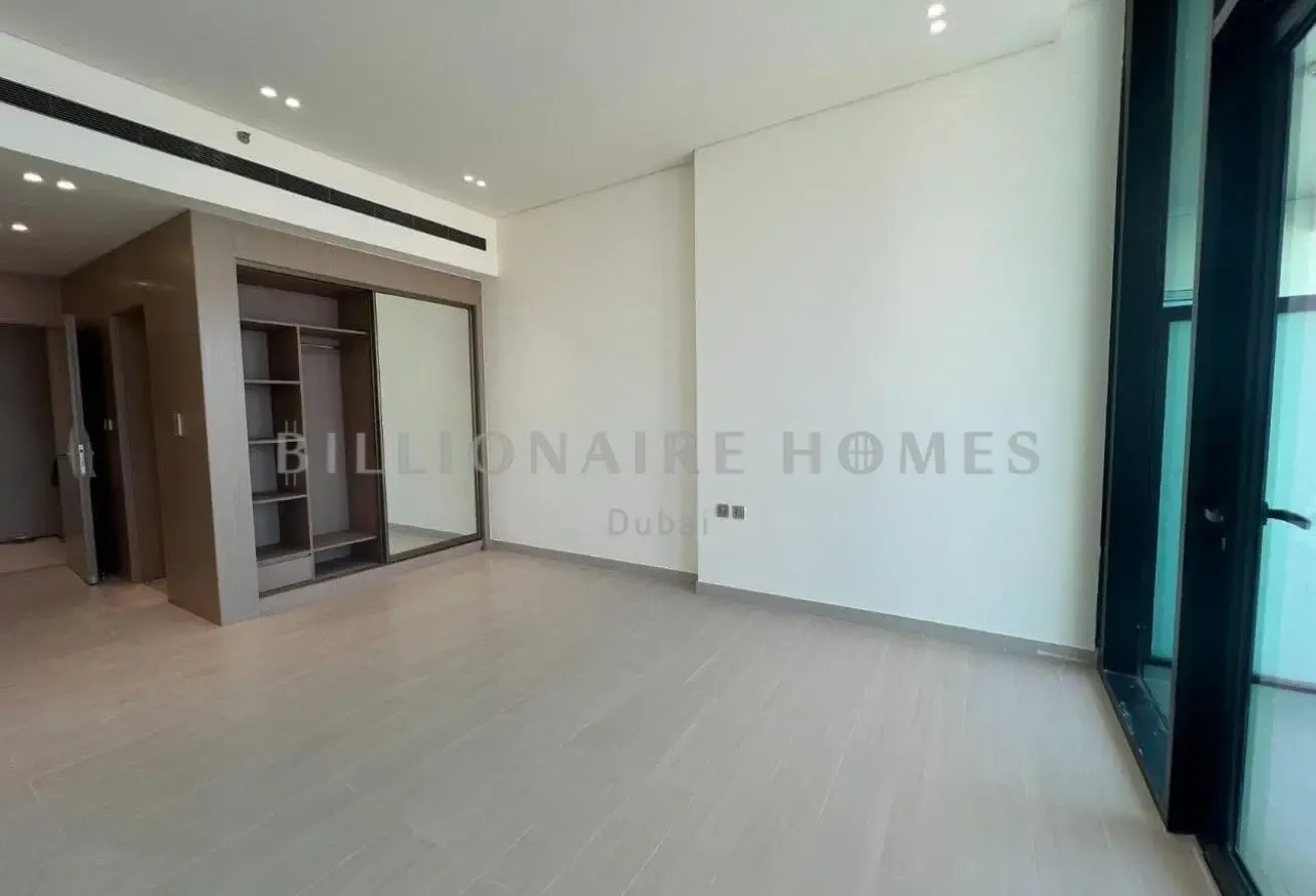 Vacant | Modern Studio | Prime Location