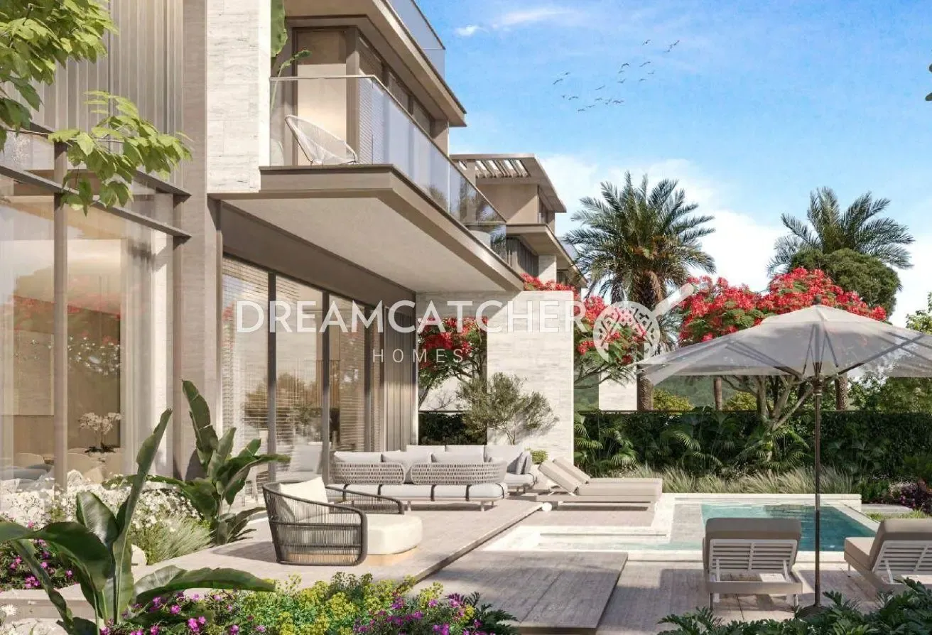 Luxury Lifestyle in Gated Community- Handover 2028