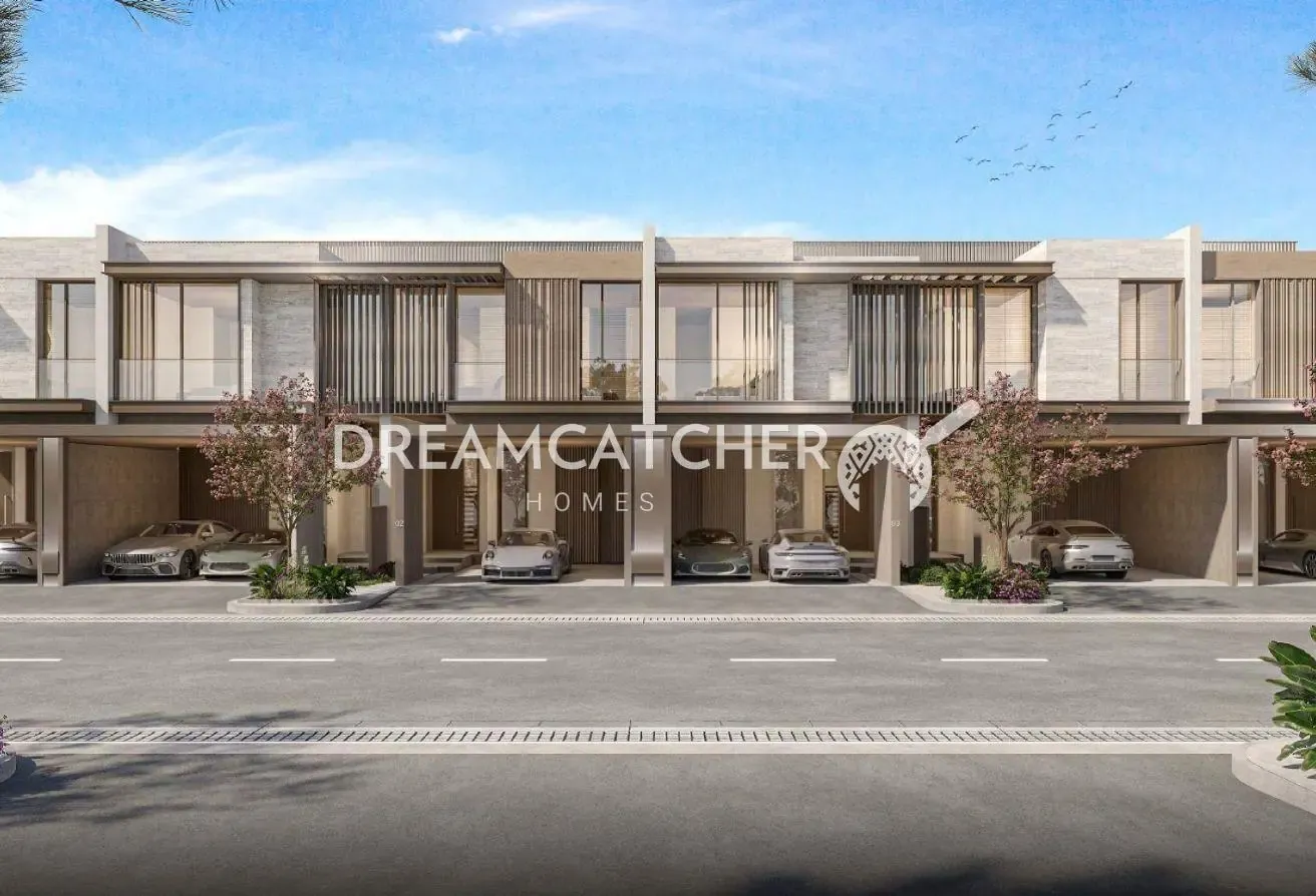 Luxury Lifestyle in Gated Community- Handover 2028