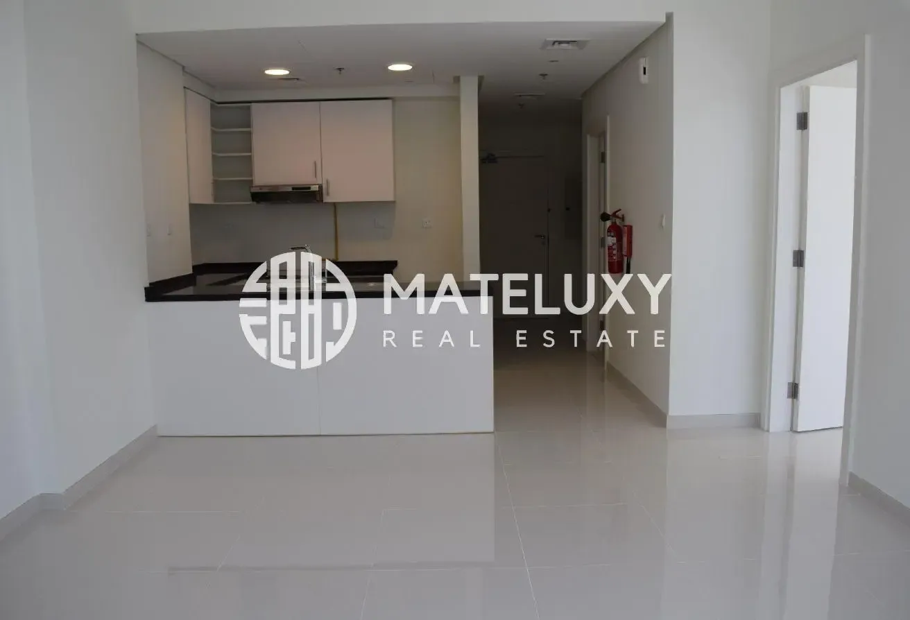 One Bed with Golf and Pool View Vacant in August