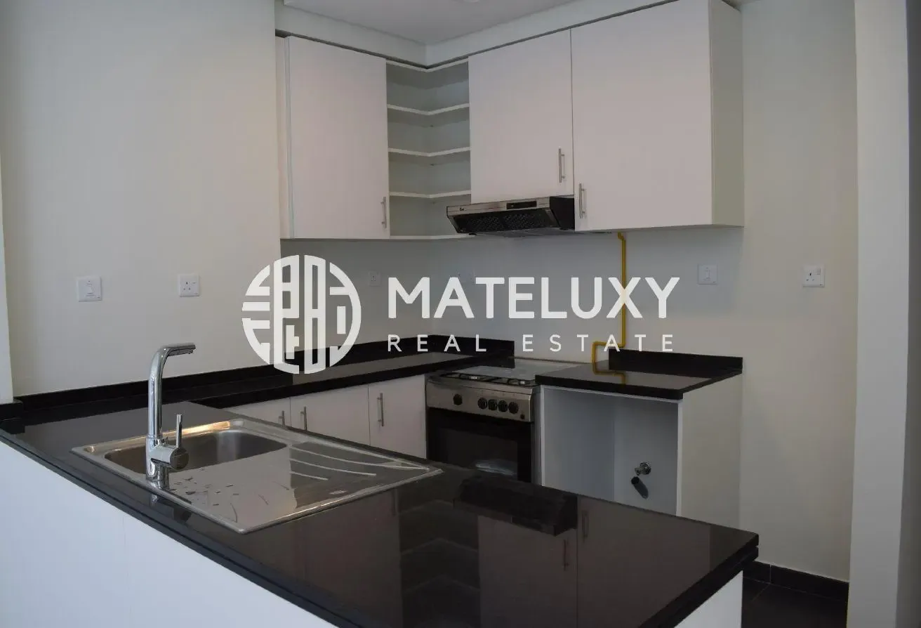 One Bed with Golf and Pool View Vacant in August